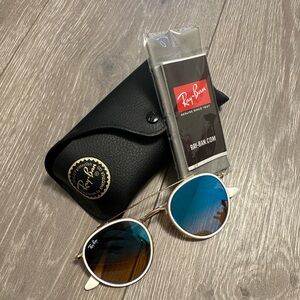 Ray-Ban Round Sunglasses with Mirror Blue Lenses Unisex